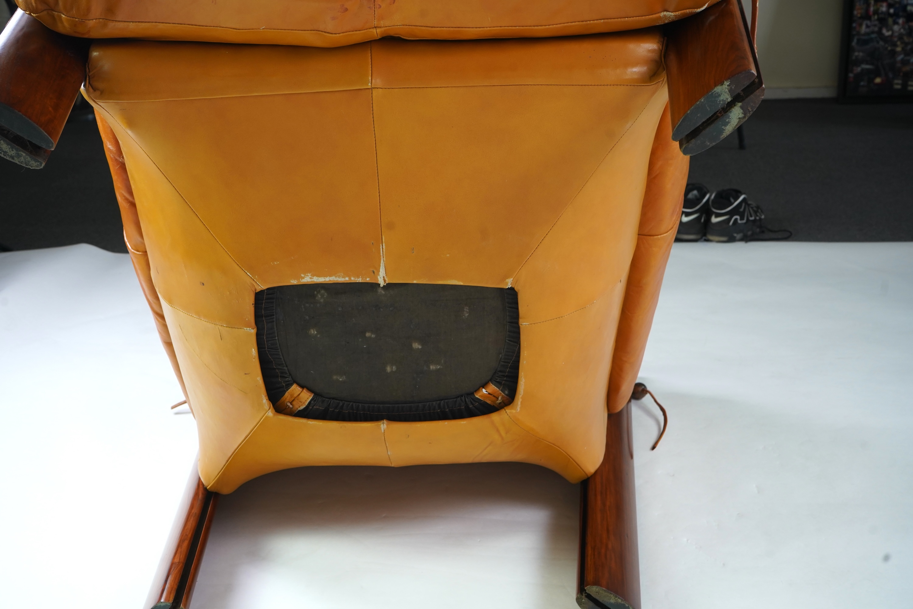 Percival Lafer (Brazilian, b. 1936) An 'MP-211' mid-century modernist lounge chair